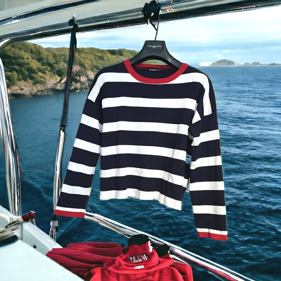 stradivarius Tops - High quality Marine knit jumper. Labelled size S but fit M. Excellent Condition